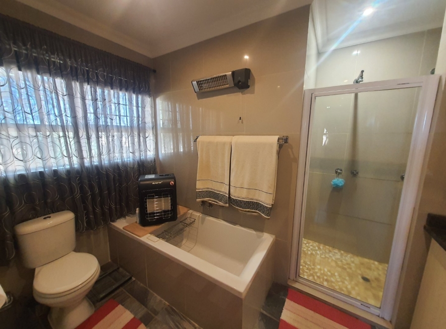 5 Bedroom Property for Sale in Rietfontein A H North West